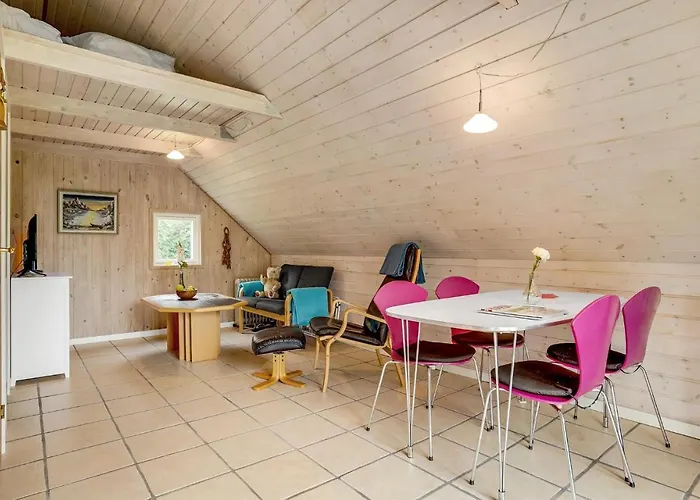 Semesterbostad 1 Bedroom Stunning In